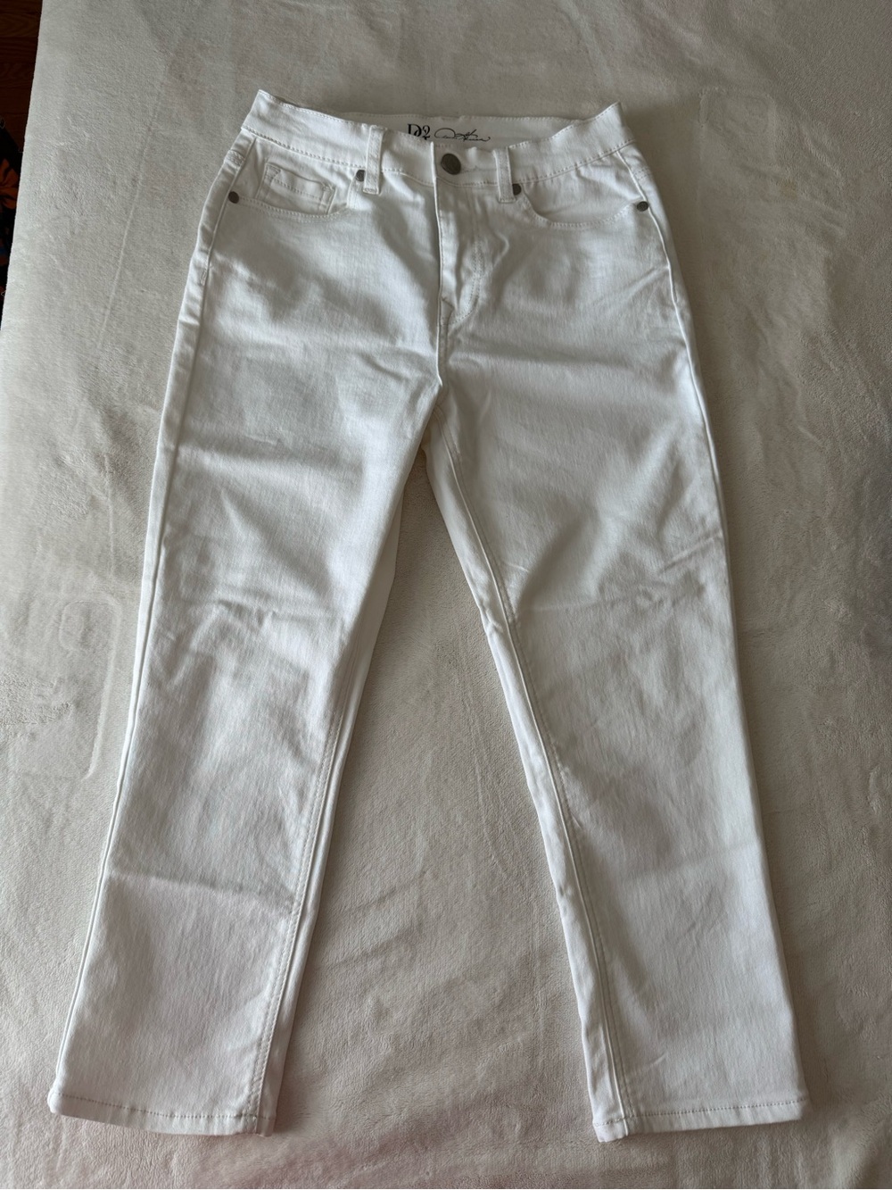 DG2 by Diane Gilman White Ankle Jeans
